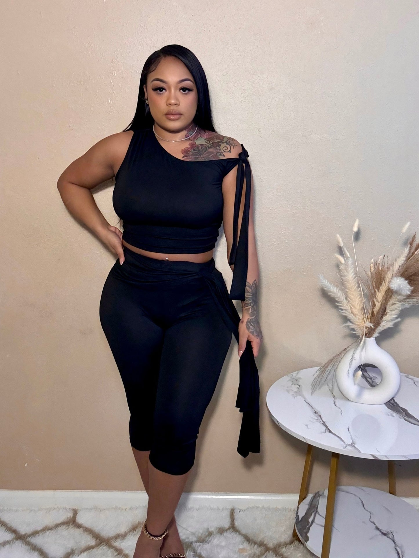 Off-shoulder Cropped Set